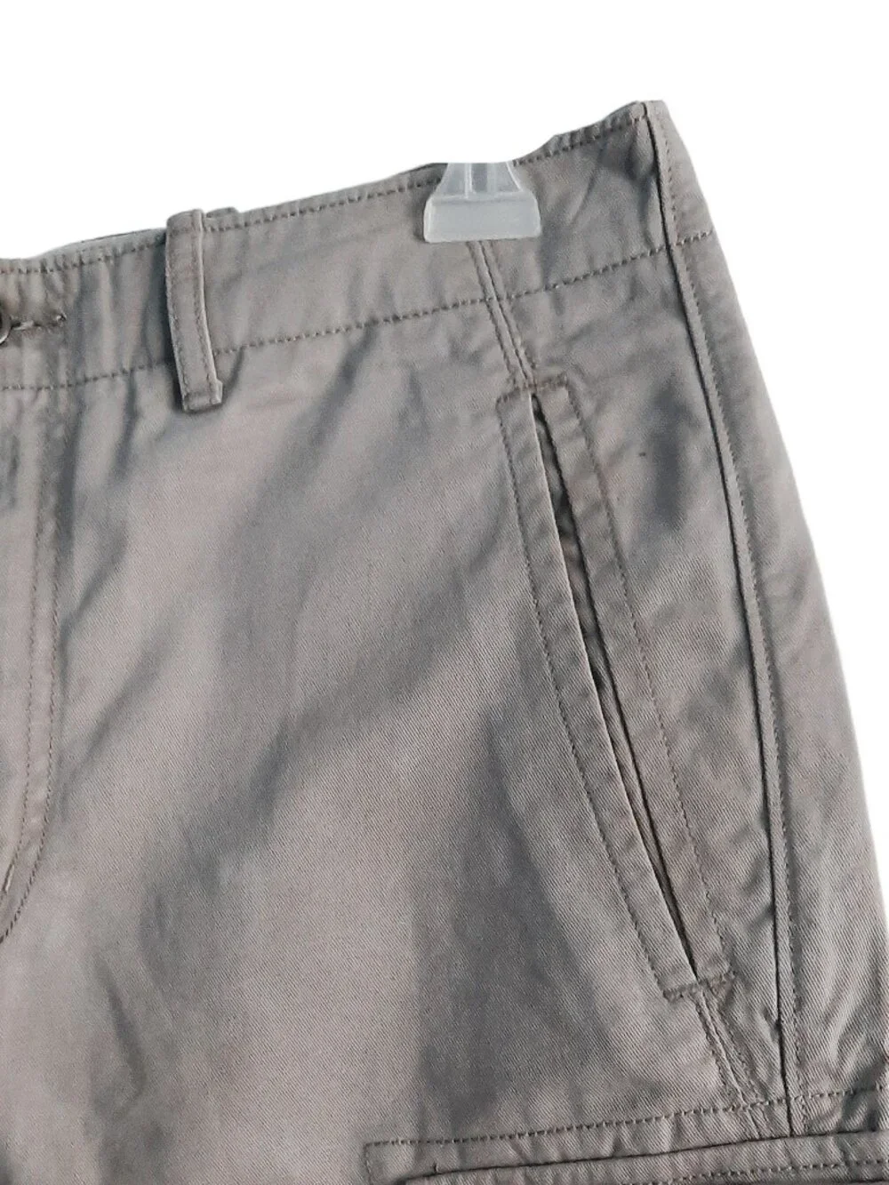 Men Levis Khaki Cargo Shorts- Size 34